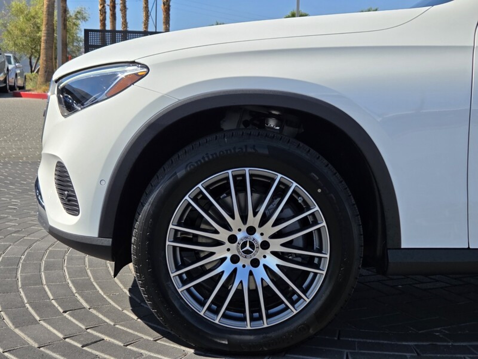 New 2027 Polar White Mercedes-Benz GLC 300 SUV image 10