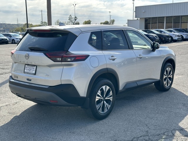 2023 Nissan Rogue SV 3