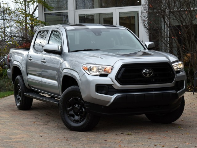 2023 Toyota Tacoma 4WD AppleCar Play Lane Departure Cruise Control Bed Step Sirius XM MSRP $37,207 6