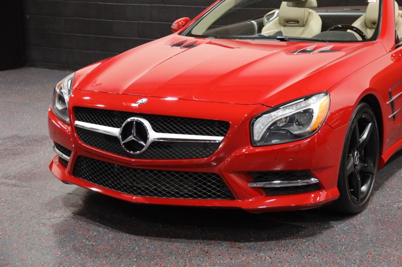 2013 Mercedes-Benz SL550 AMG Sport 2dr Convertible in , 