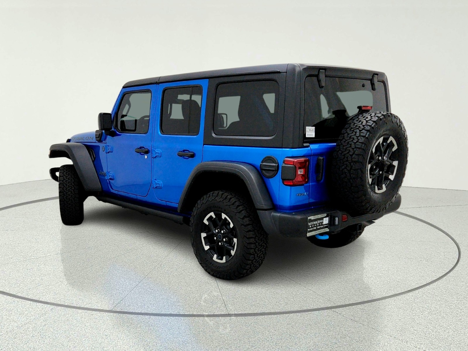 Used 2024 Hydro Blue Pearlcoat Jeep Rubicon image 12
