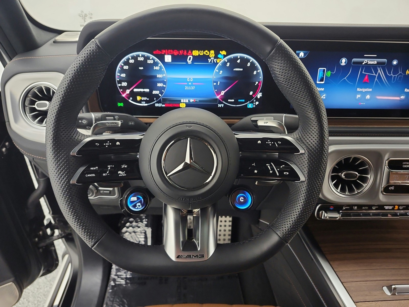 Certified Used 2025 MANUFAKTUR Night Black magno Mercedes-Benz AMG® G 63 SUV image 12