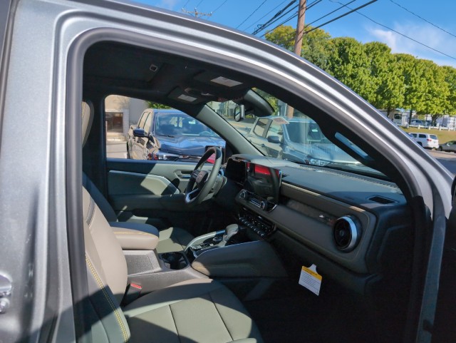 2024 Chevrolet Colorado 4WD ZR2 14