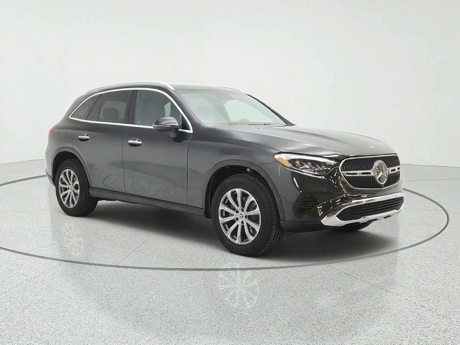 New 2027 Graphite Grey Metallic Mercedes-Benz GLC 300 4MATIC® SUV image 3