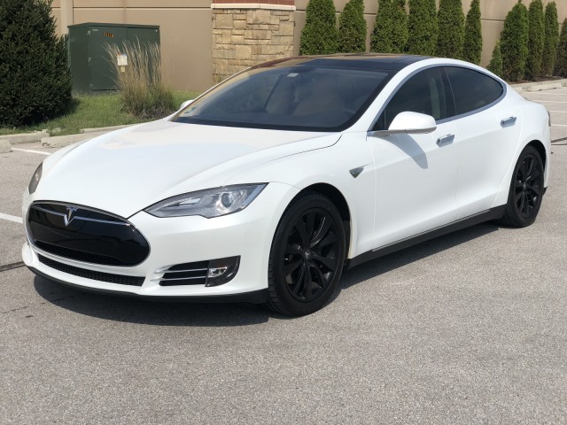 2013  Model S Performance in CHESTERFIELD, Missouri