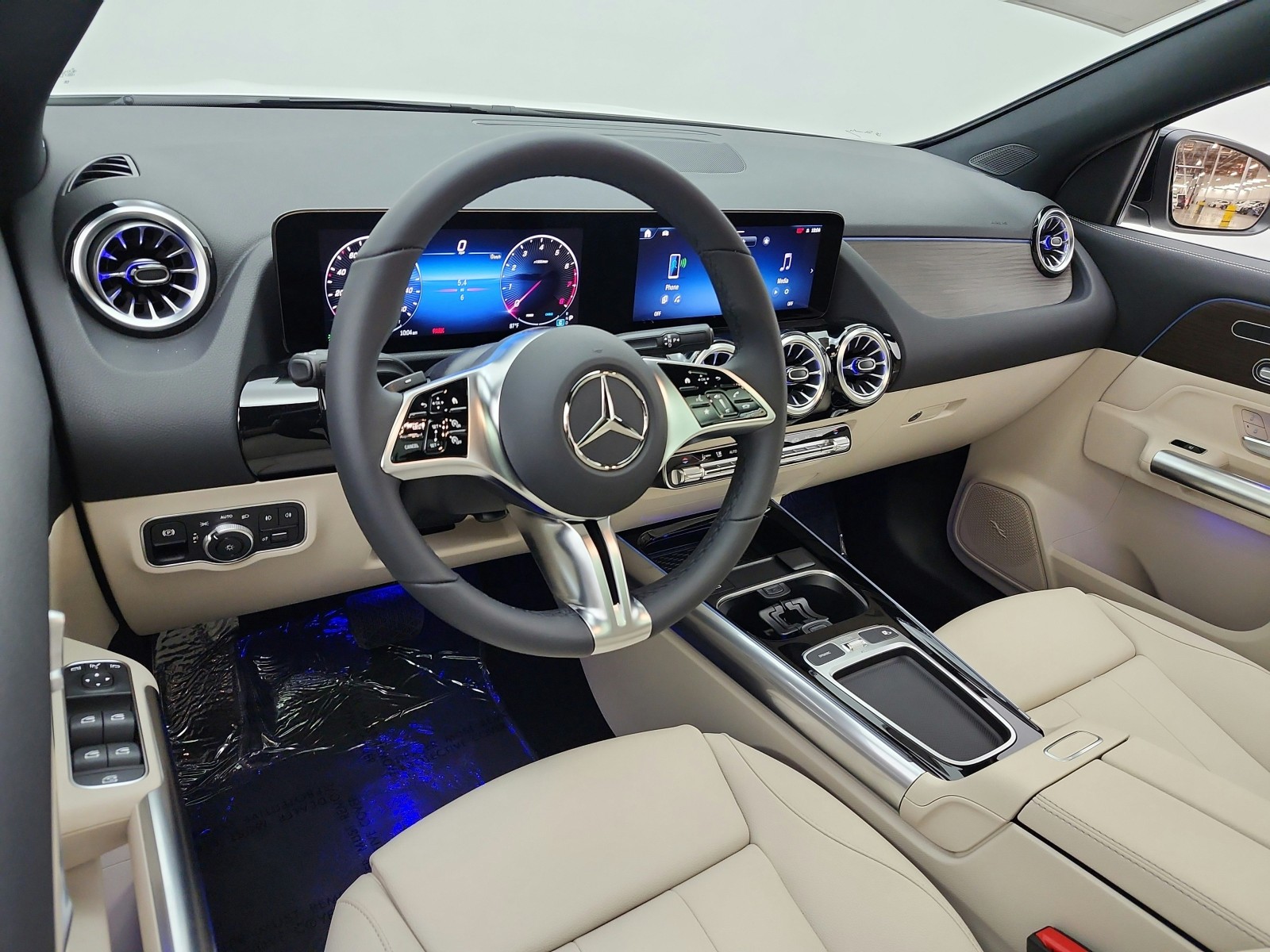 New 2026 Polar White Mercedes-Benz GLA 250 SUV image 9