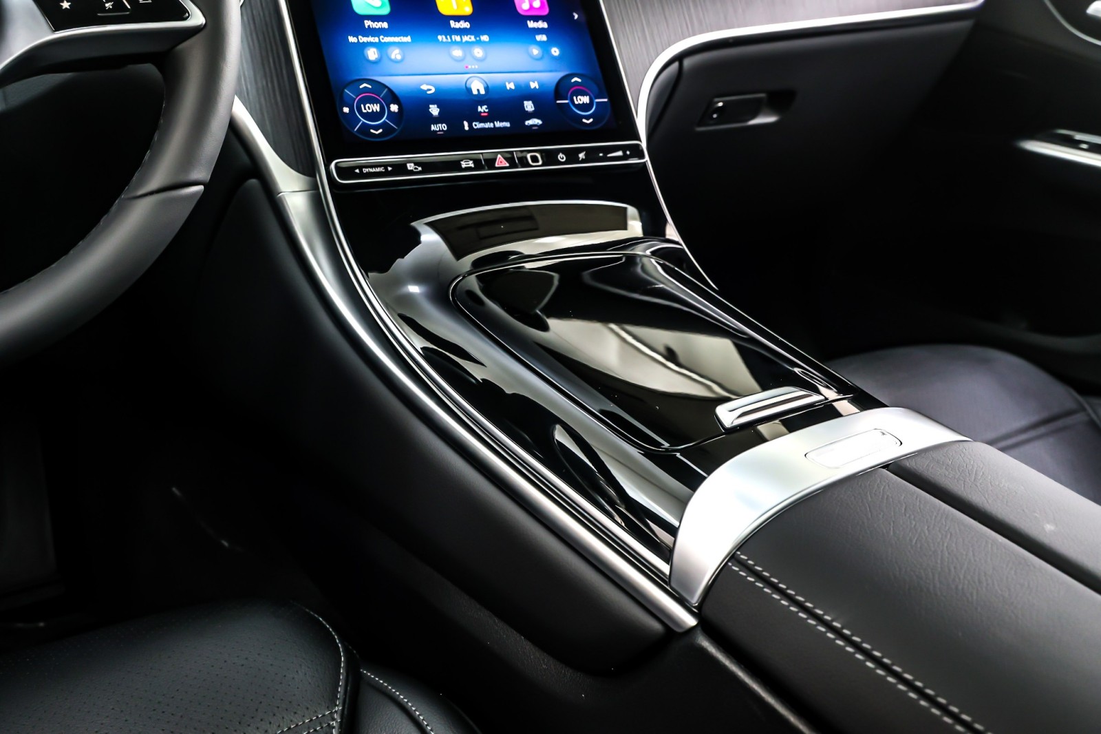 New 2026 MANUFAKTUR Alpine Grey Mercedes-Benz GLC 300 image 6