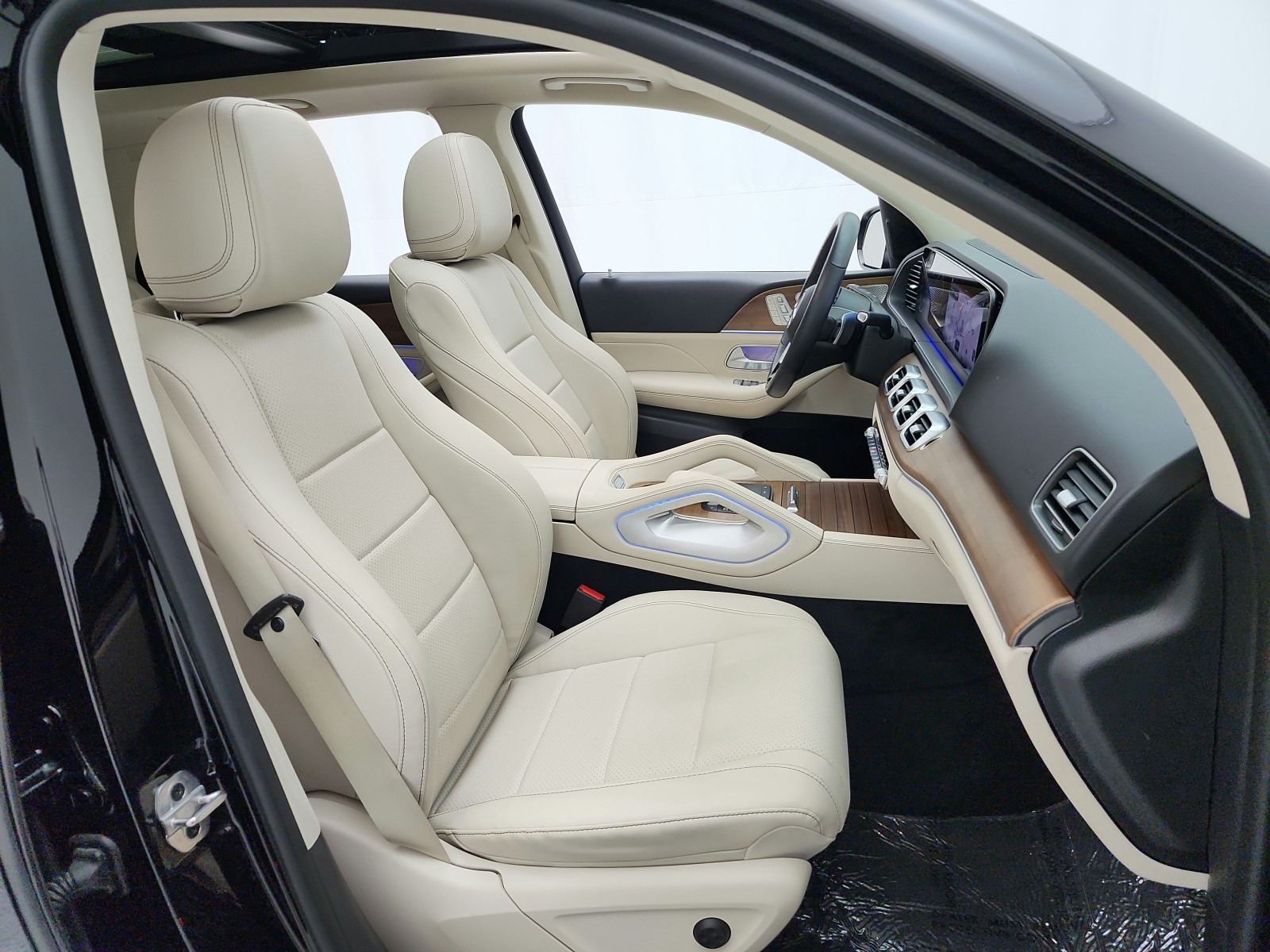 Certified Used 2024 Black Mercedes-Benz GLE 350 4MATIC® SUV image 19