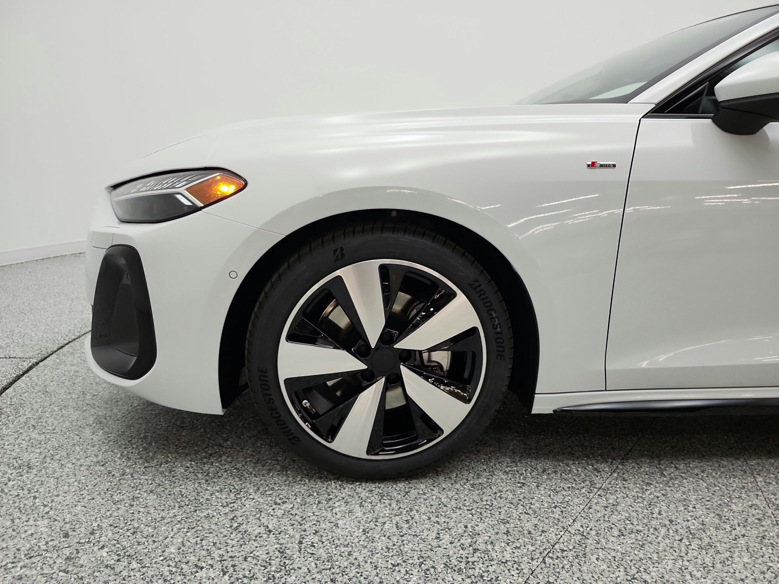 New 2026 Glacier White Metallic Audi Premium Plus 2.0 TFSI quattro image 15
