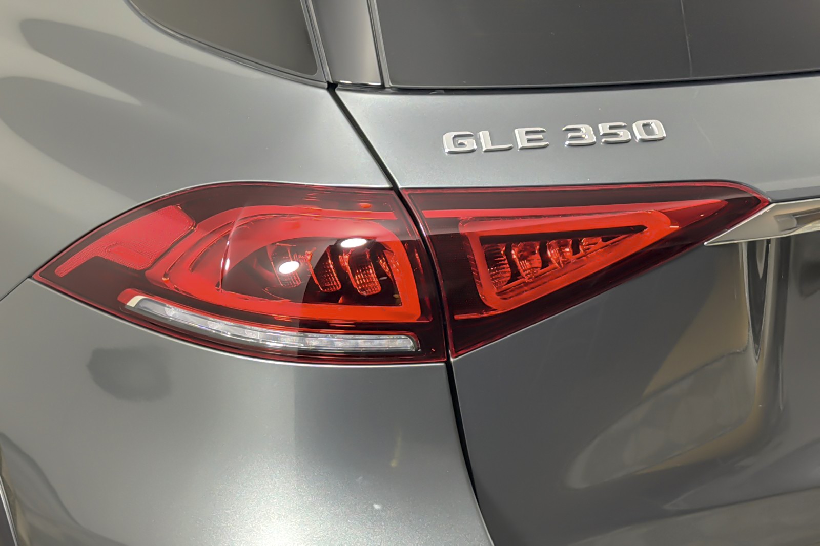 Used 2022 SLENITE GREY Mercedes-Benz GLE 350 4MATIC® SUV image 27