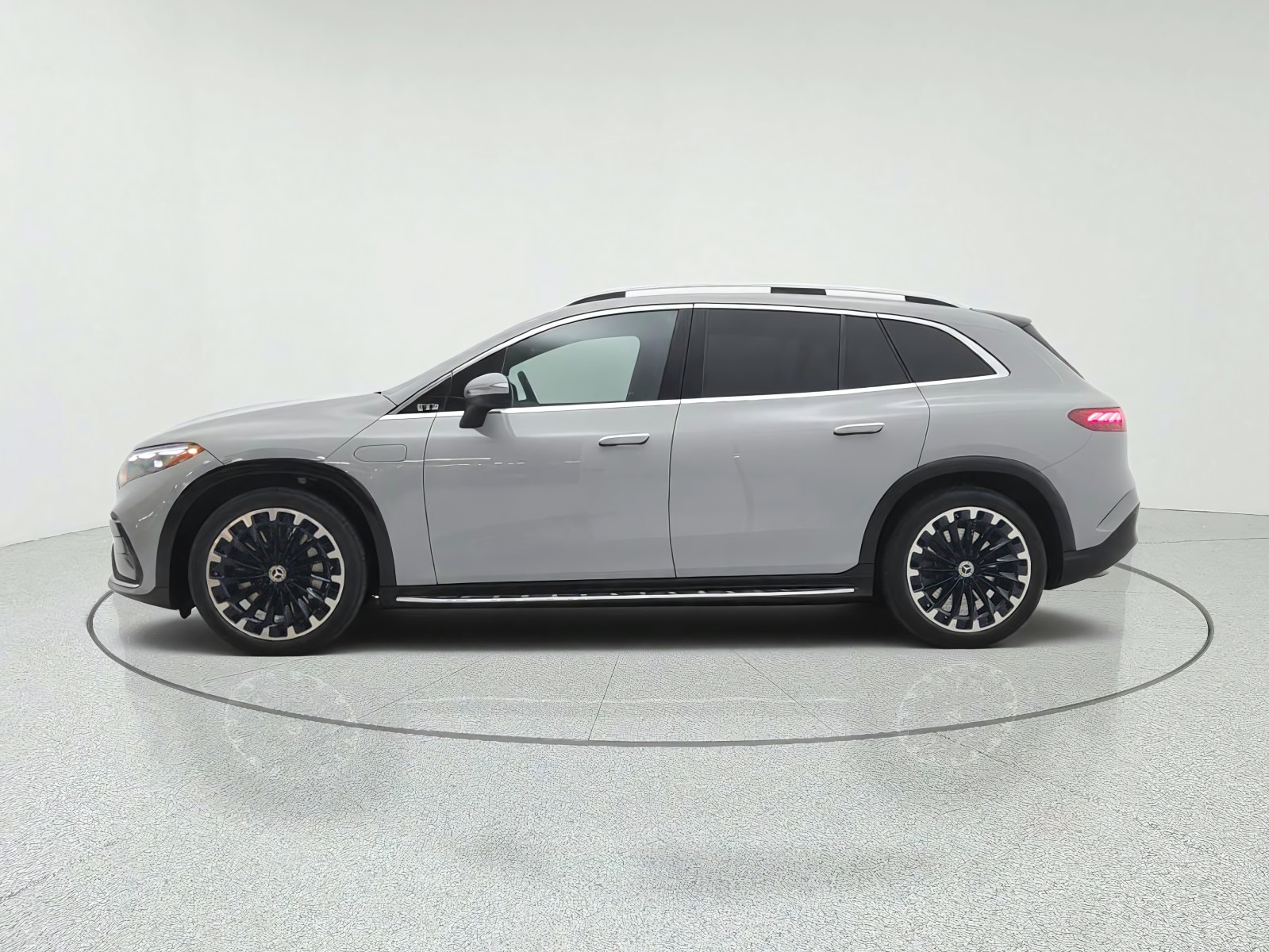 New 2027 MANUFAKTUR Alpine Grey Mercedes-Benz EQS 400 4MATIC® SUV image 8