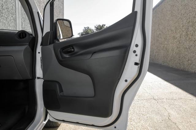 2018 Nissan NV200 Compact Cargo S 32