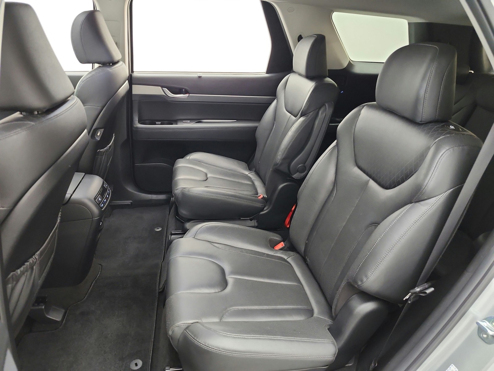Used 2022 Typhoon Silver Hyundai SEL AWD image 13