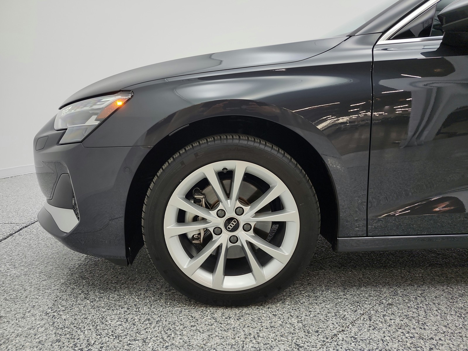 Used 2025 Manhattan Gray Metallic Audi Premium Plus 40 TFSI quattro image 22