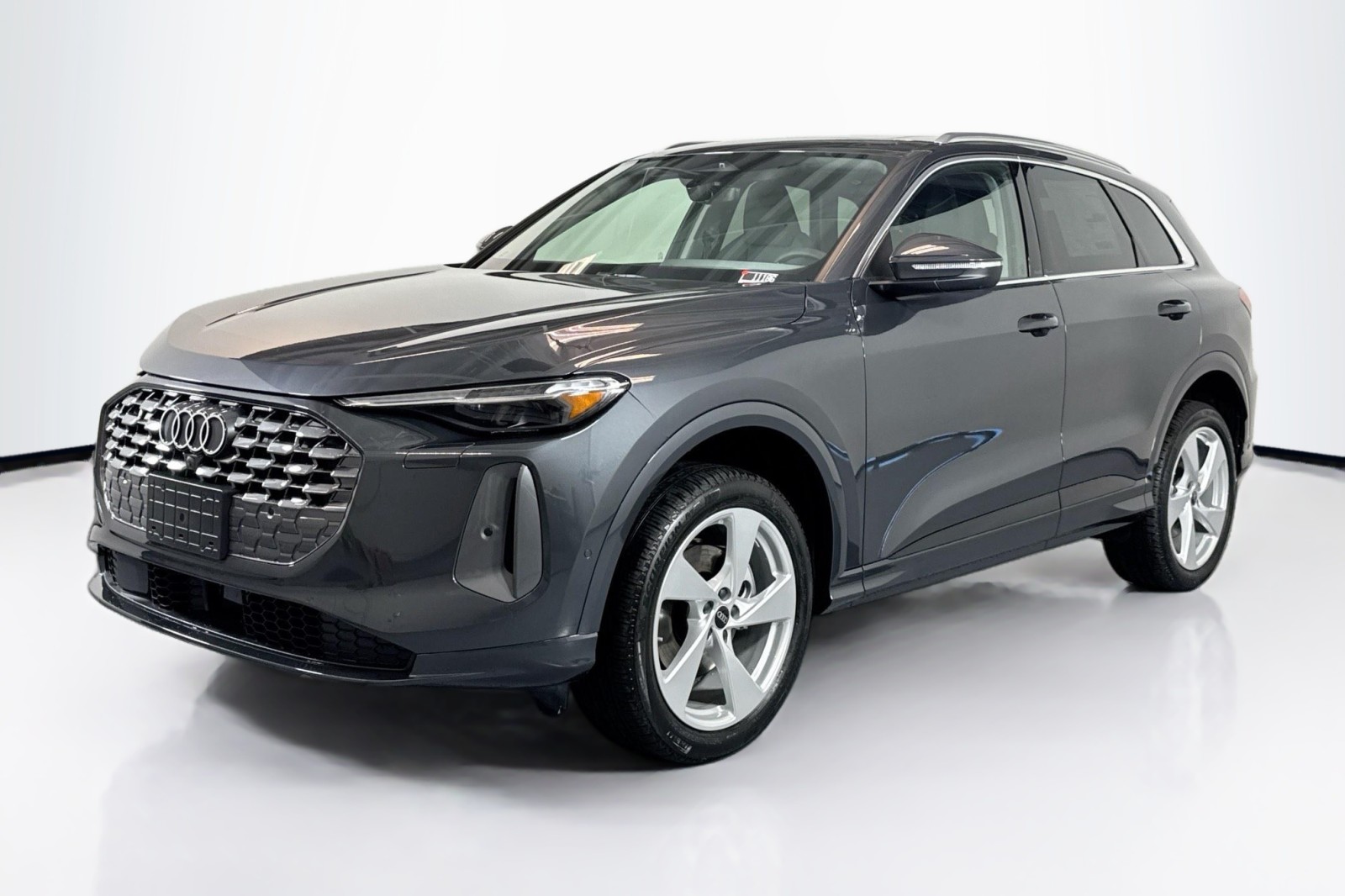 2025 Audi New Q5 Premium Plus's photo