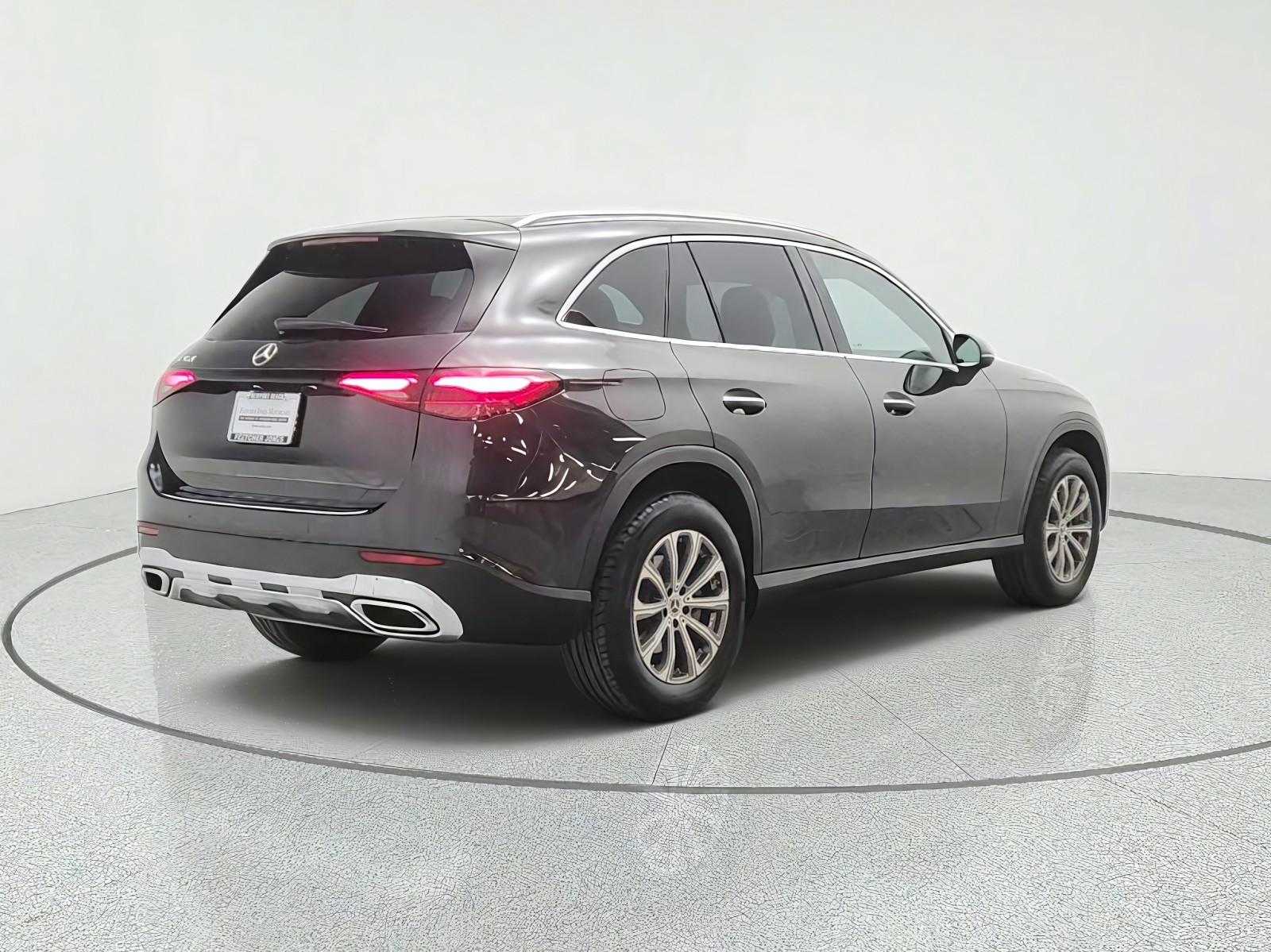 Certified Used 2026 Graphite Grey Metallic Mercedes-Benz GLC 300 SUV image 5