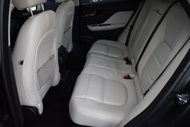 2017 Jaguar F-PACE Navi Leather Moonroof Heated Seats Parking Sensors 35