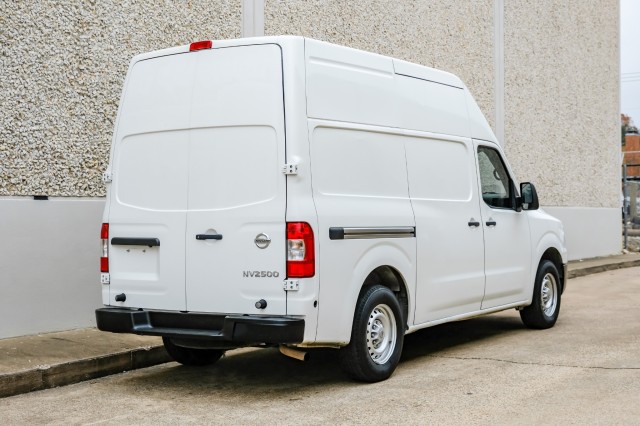 2019 Nissan NV Cargo S 10