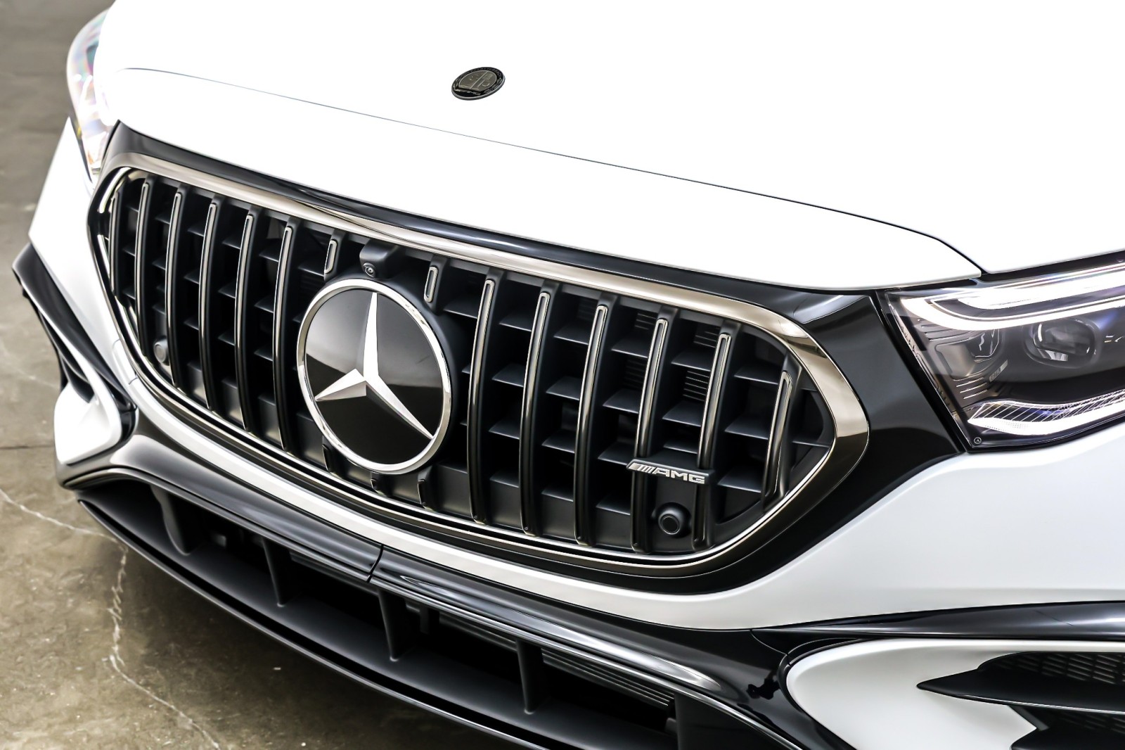 Certified Used 2026 MANUFAKTUR Moonlight White Magno Mercedes-Benz AMG® E 53 E 4MATIC+ Sedan image 15