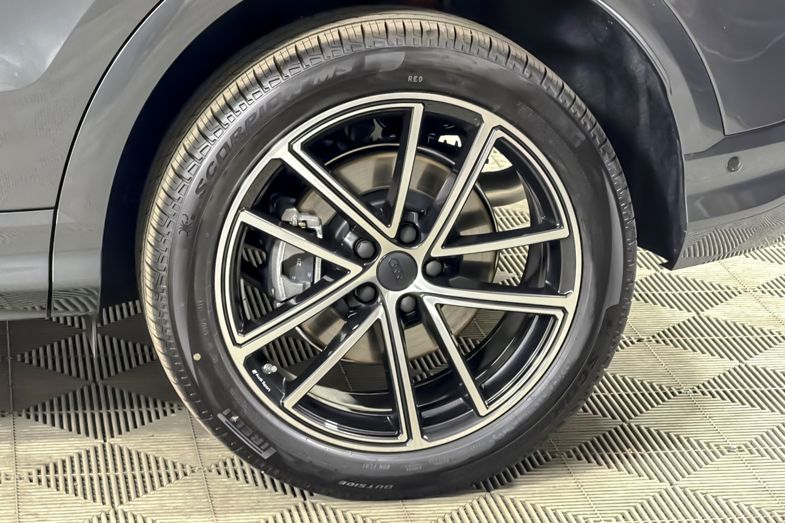 New 2026 Daytona Gray Pearl Effect Audi Premium Plus 2.0 TFSI quattro image 26