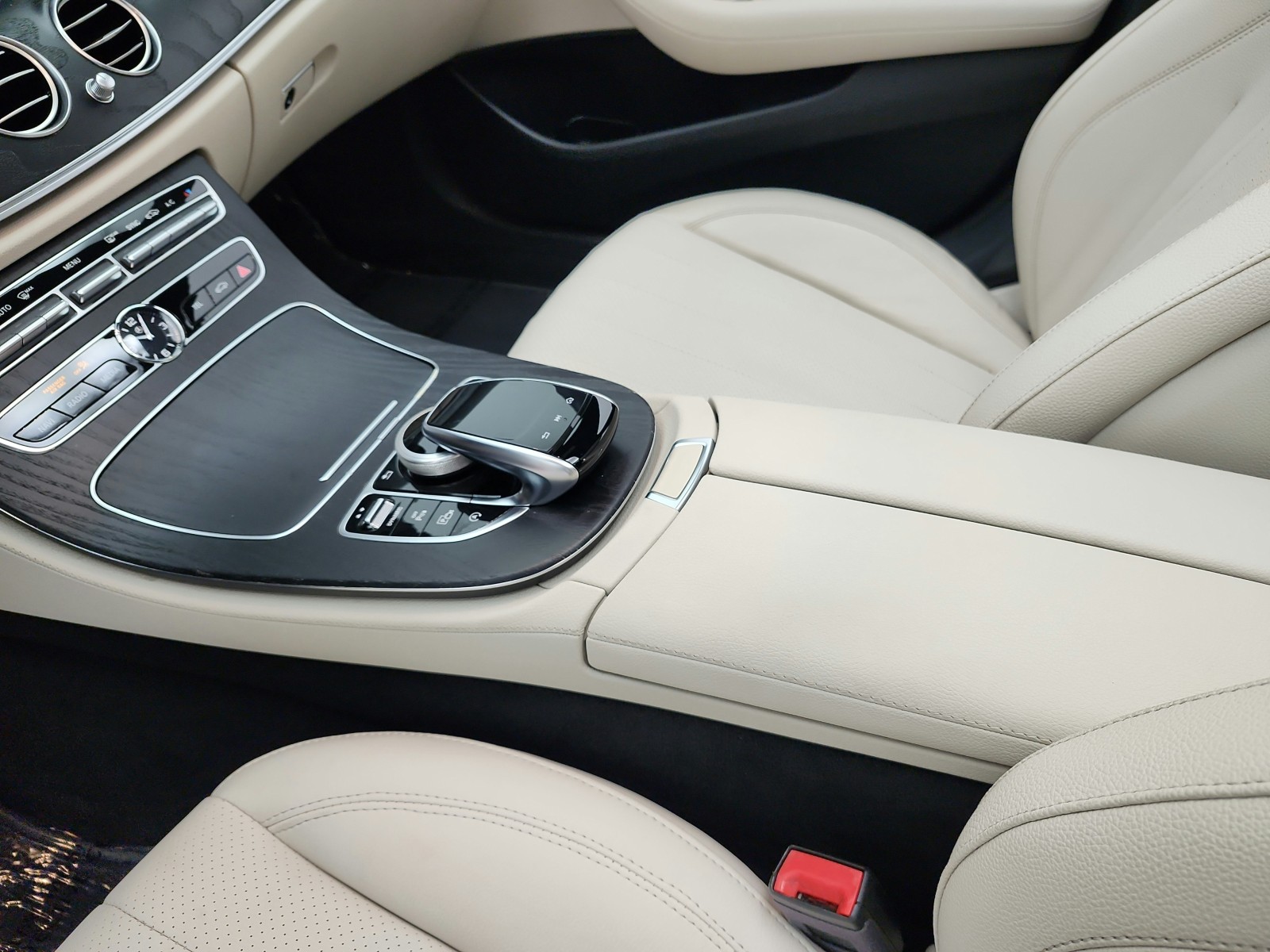 Used 2018 Diamond Silver Metallic Mercedes-Benz E 300 RWD Sedan image 14