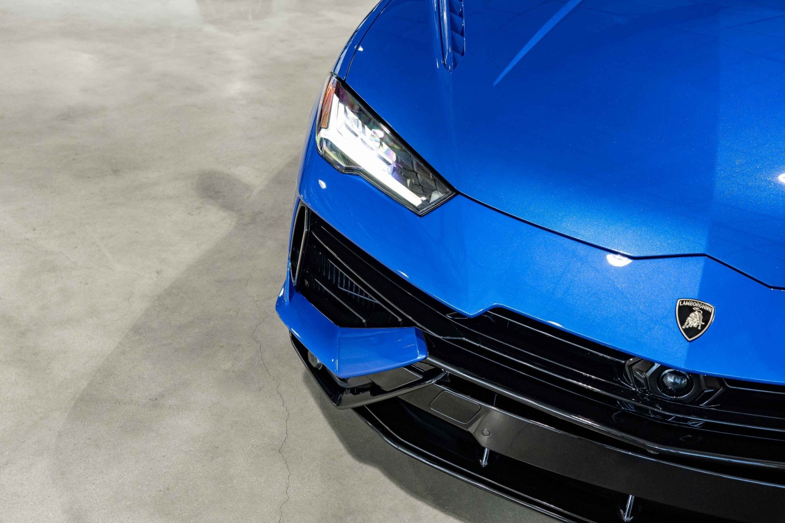 Used Car 2023 Lamborghini Urus  S For Sale Under $250,000 In Boerne, Texas
