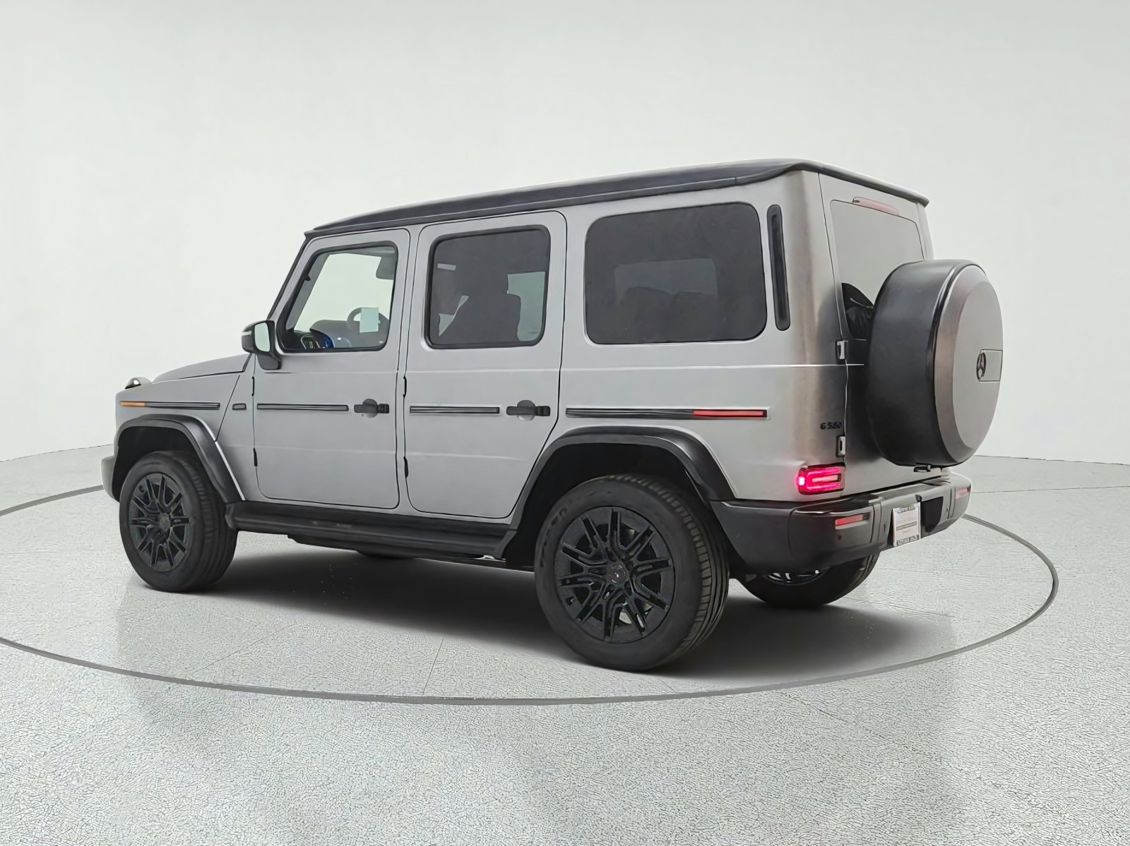 New 2027 MANUFAKTUR Platinum magno Mercedes-Benz G 580e SUV image 7