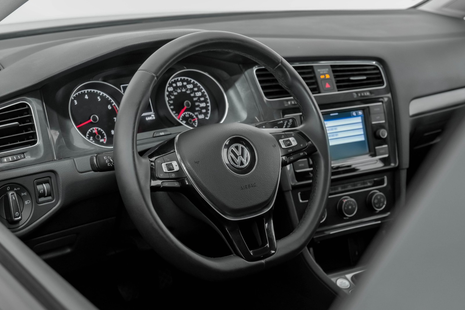 2021 Volkswagen Golf TSI BLIND SPOT ASSIST SUNROOF LEATHER HEATED SEATS 20