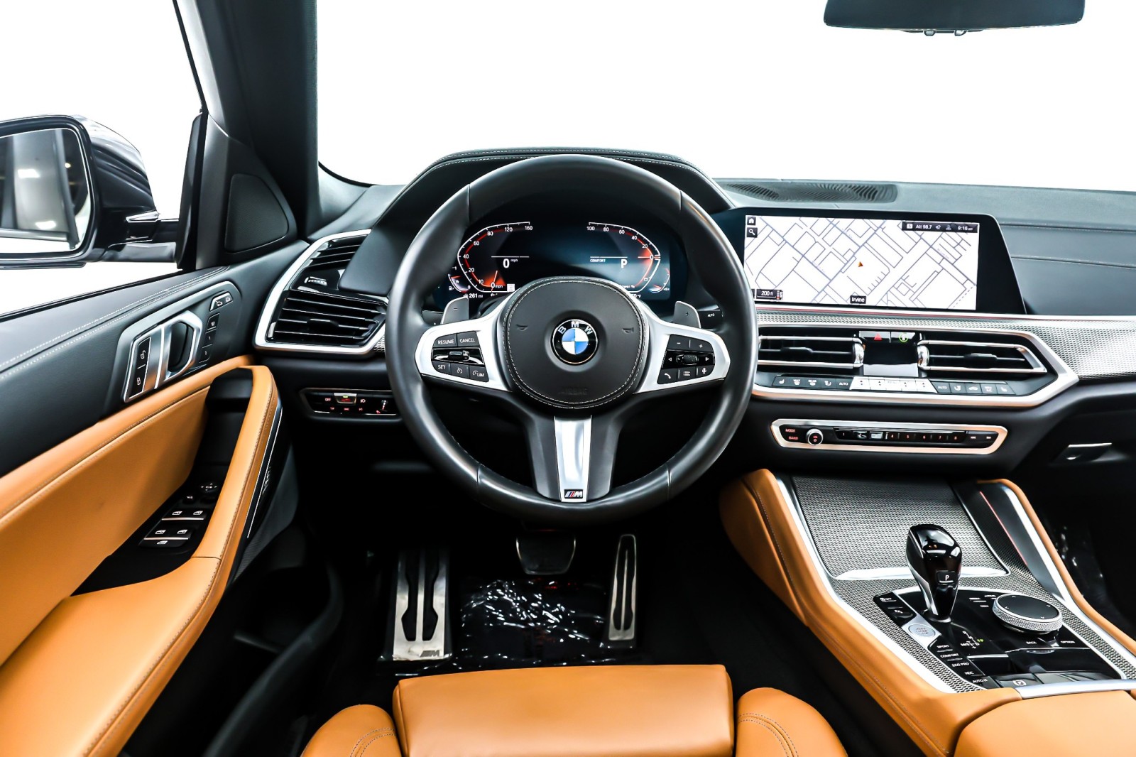 Used 2022 Alpine White BMW xDrive40i Sports Activity Coupe image 5