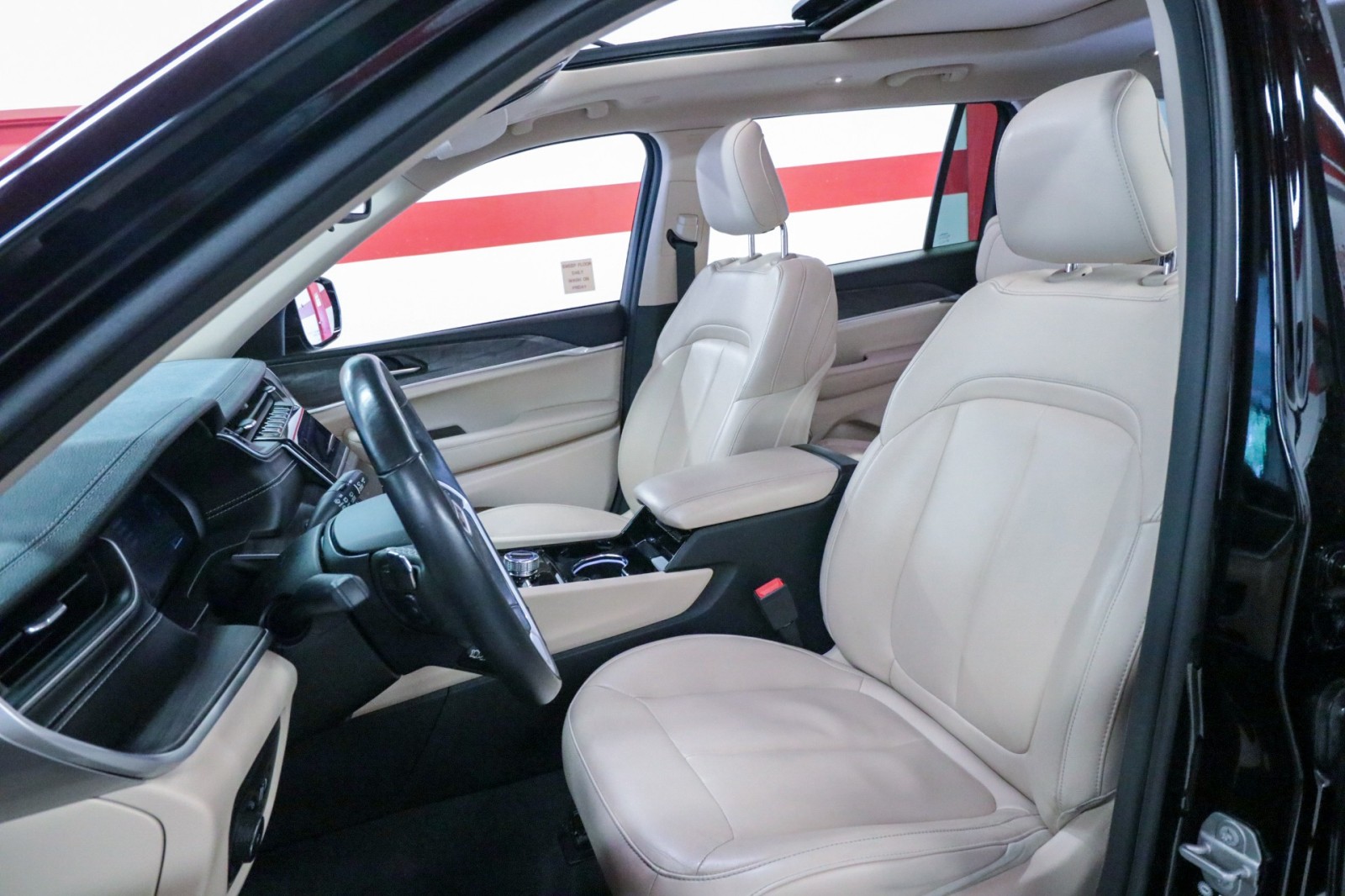 Used Car 2021 Jeep Grand Cherokee L  Limited For Sale Under $30,000 In Austin, Texas