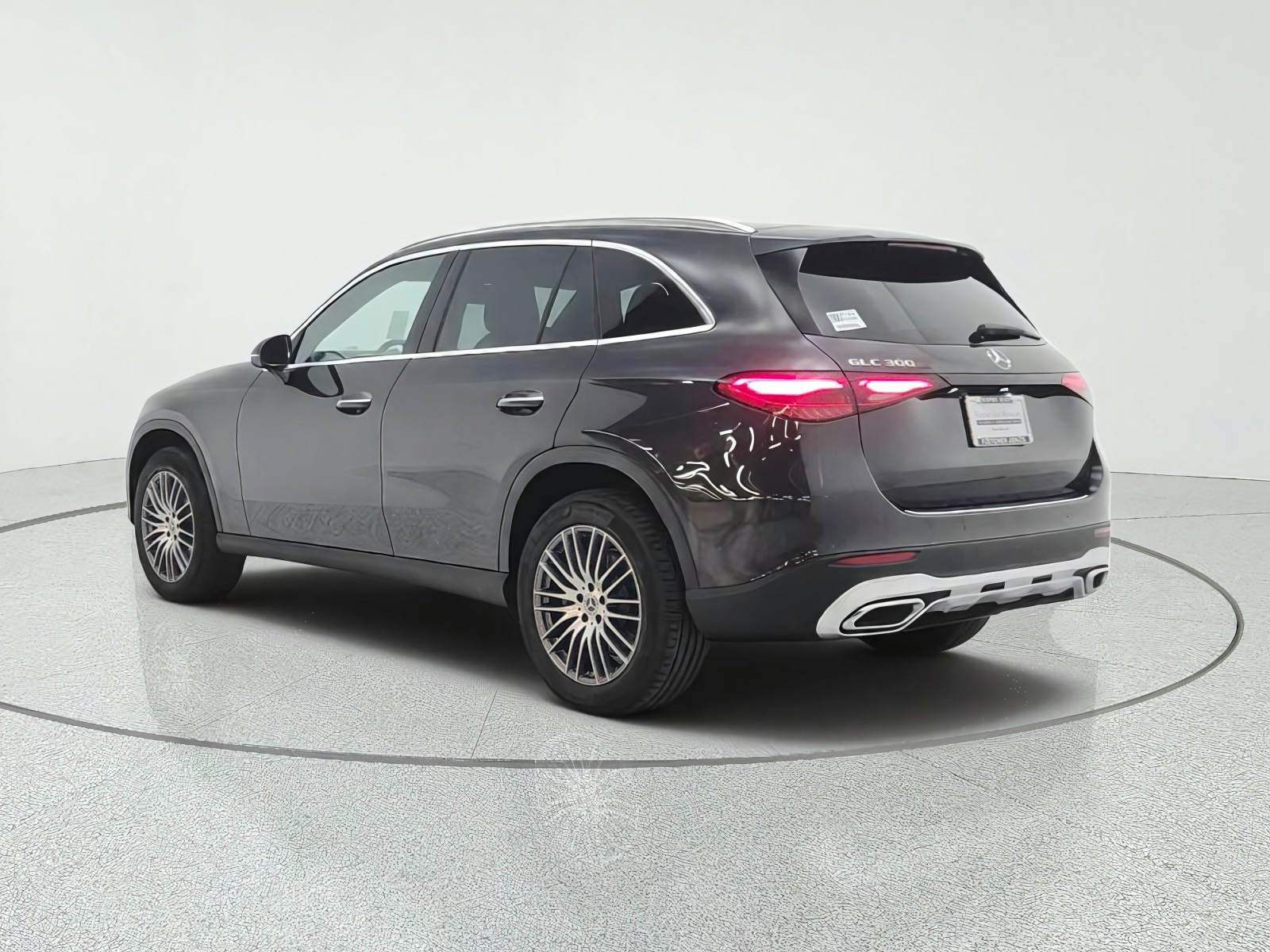 New 2026 Graphite Grey Metallic Mercedes-Benz GLC 300 SUV image 7
