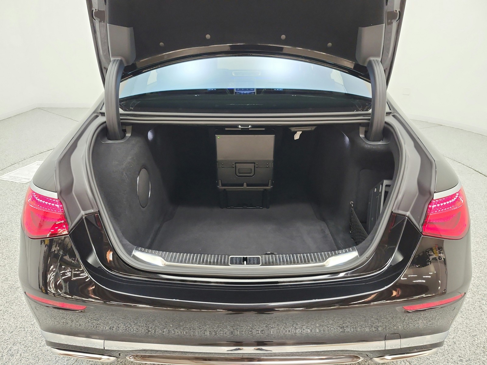 Certified Used 2023 Obsidian Black Mercedes-Benz Maybach S 680 4MATIC® Sedan image 19