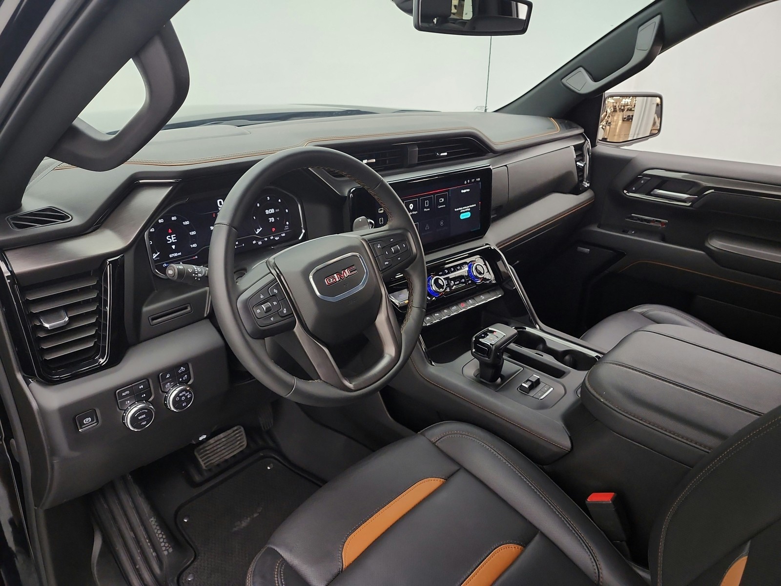 Used 2025 Onyx Black GMC 4WD Crew Cab 147 AT4 image 9