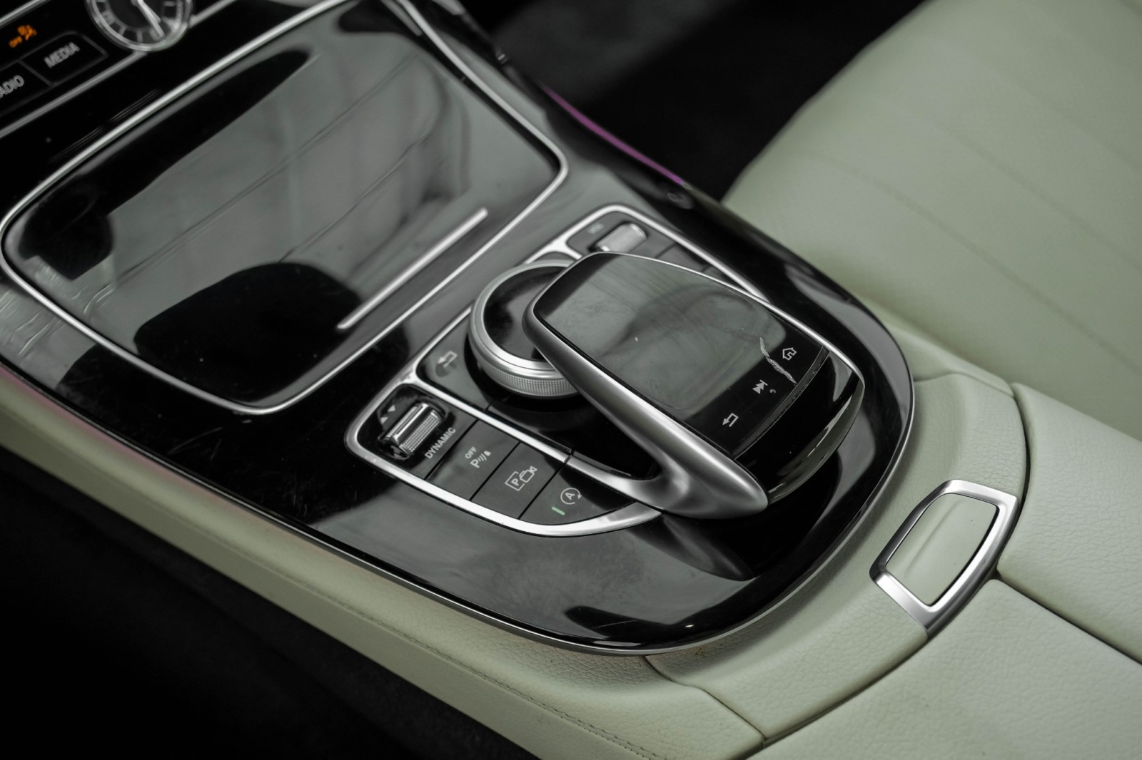 2017 Mercedes-Benz E300 4MATIC SPORT PREMIUM I PKG BLIND SPOT ASSIT NAVIGA 34