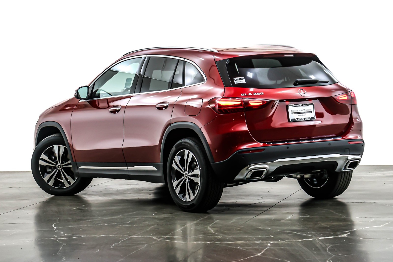 New 2026 MANUFAKTUR Patagonia Red Metallic Mercedes-Benz GLA 250 image 12