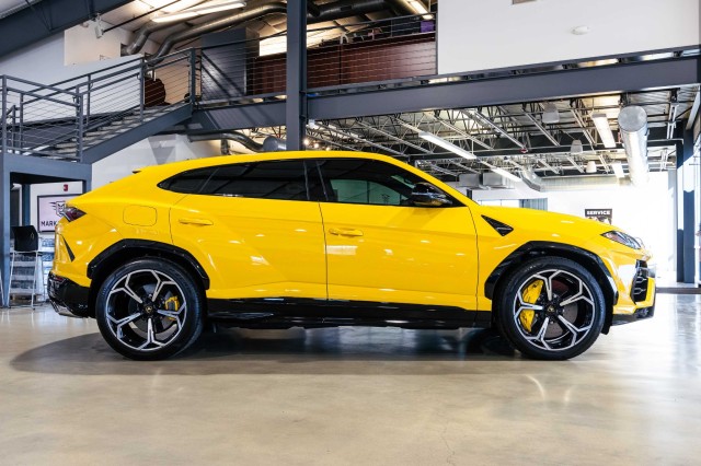 Used Car 2022 Lamborghini Urus  For Sale Under $230,000 In Boerne, Texas