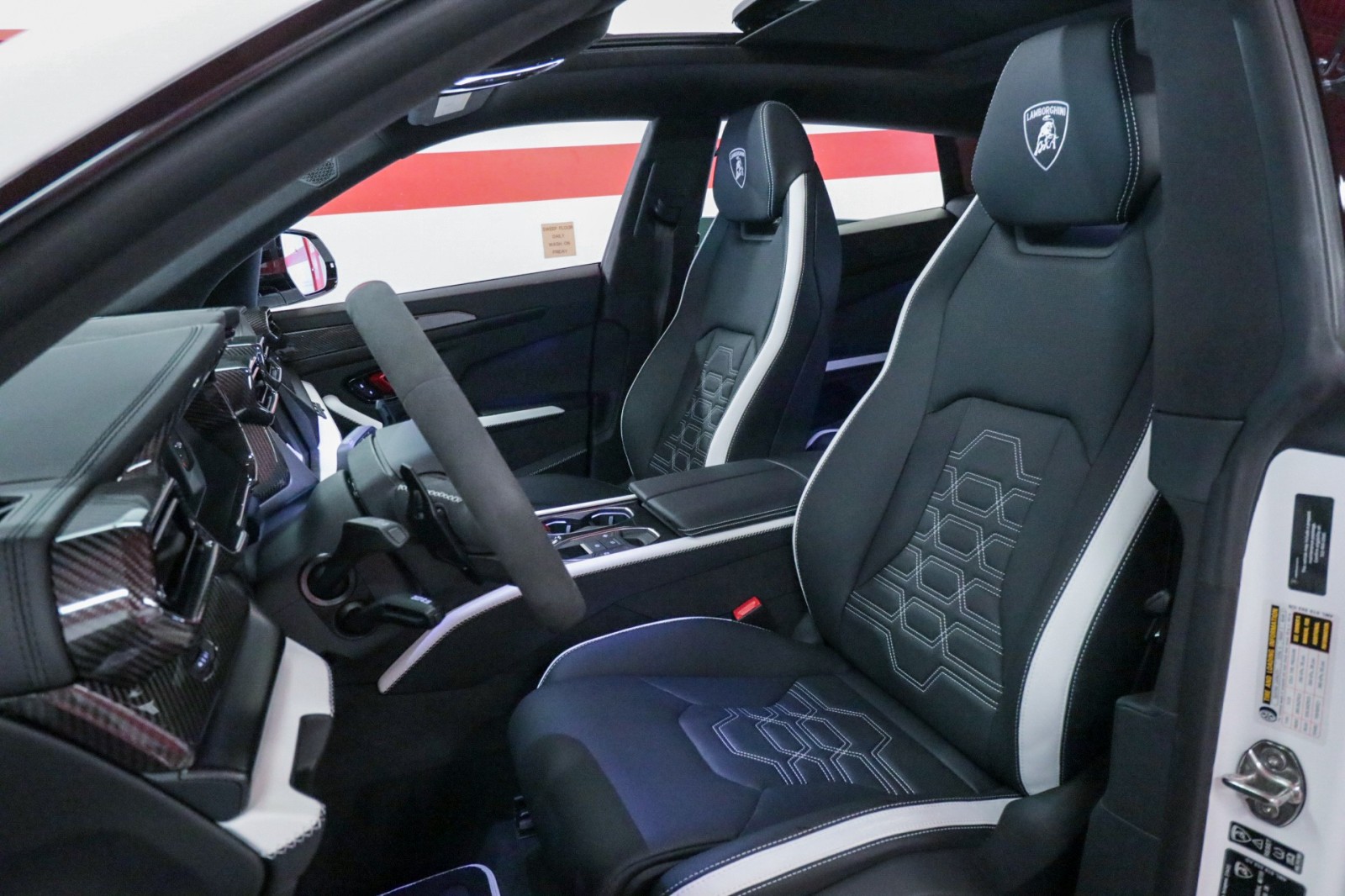 Used Car 2025 Lamborghini Urus  Se For Sale Under $360,000 In Austin, Texas