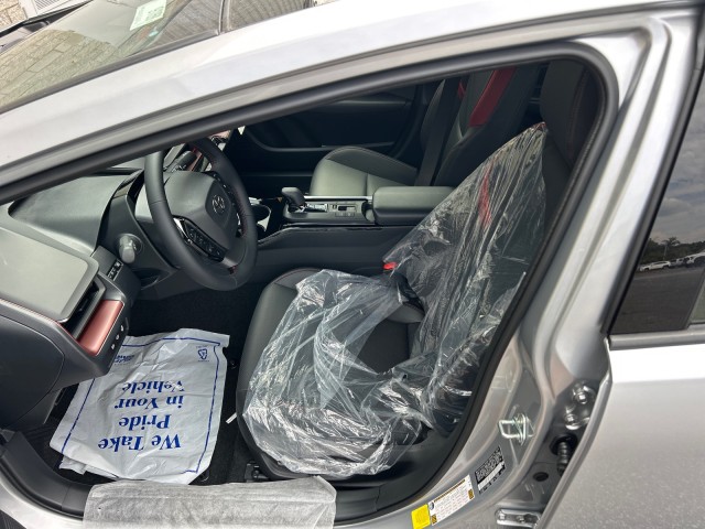 ToyotaPrius Plug-In Hybrid14