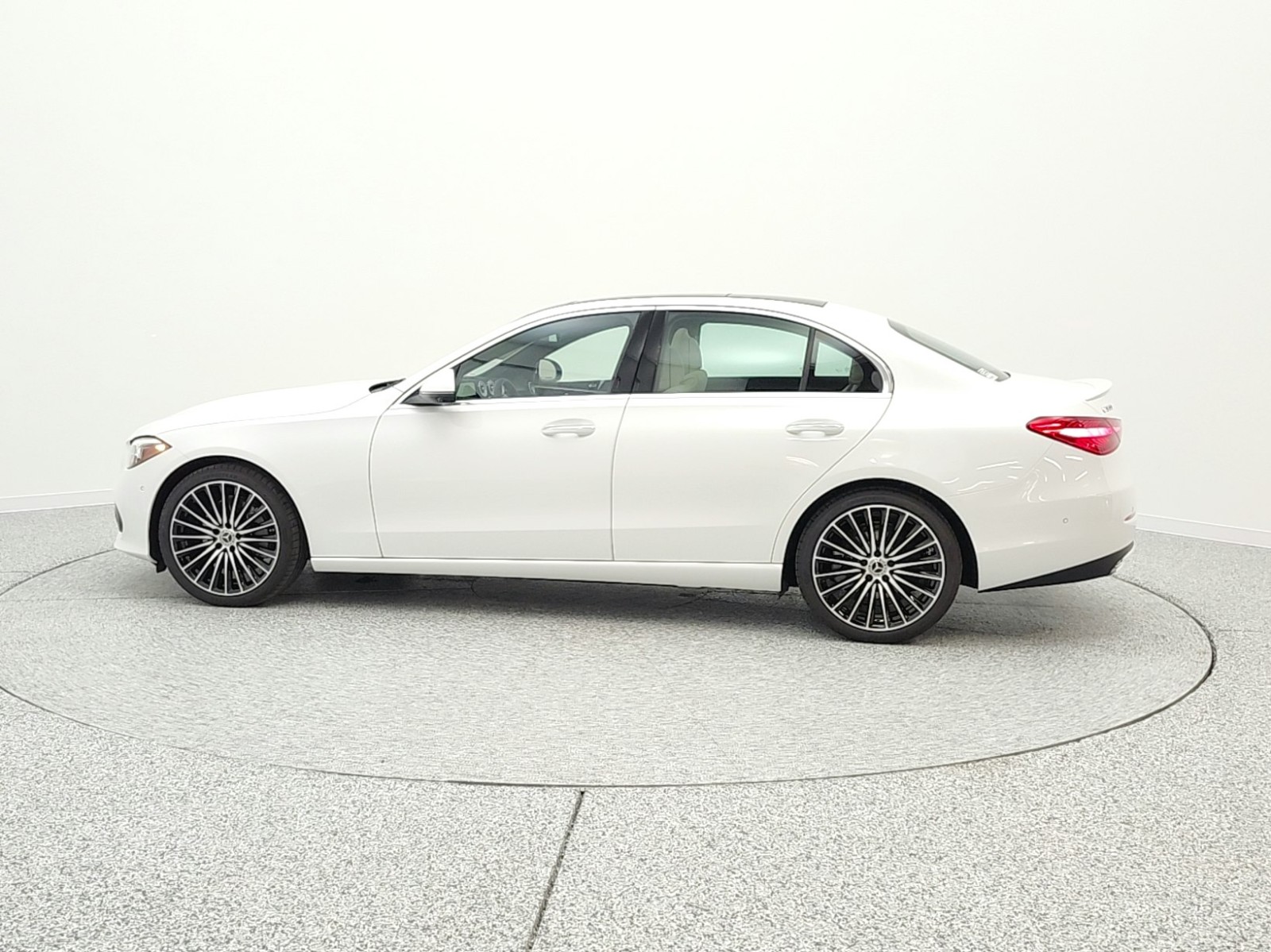 New 2026 MANUFAKTUR Moonlight White Metallic Mercedes-Benz C 300 image 8