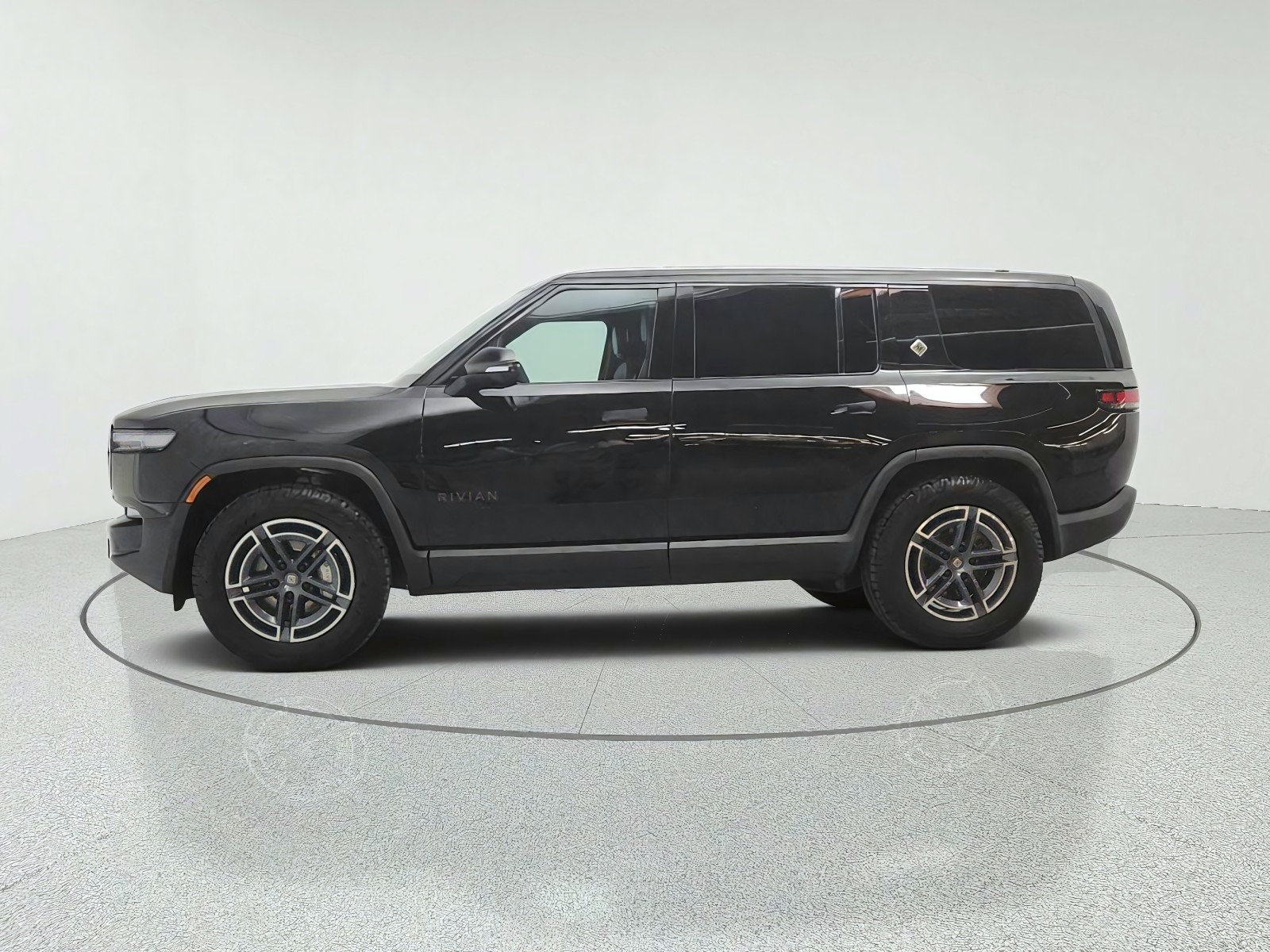 Used 2025 Midnight Rivian Adventure image 8