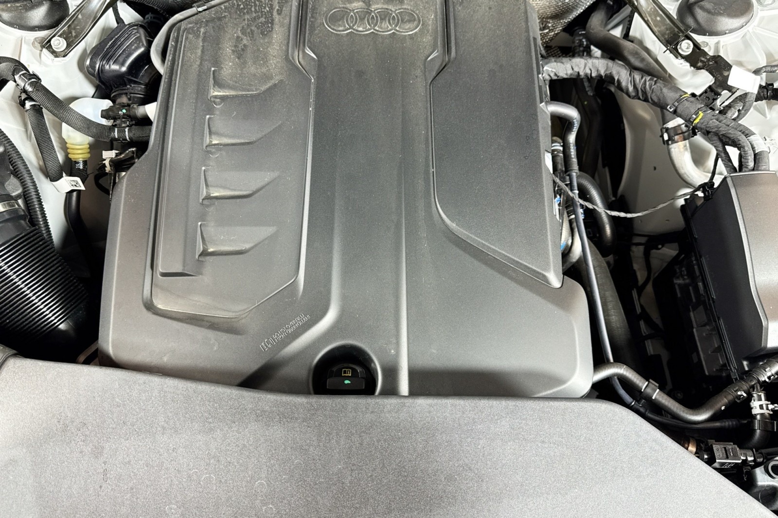 New 2025 Glacier White Metallic Audi Premium Plus 2.0 TFSI quattro image 27