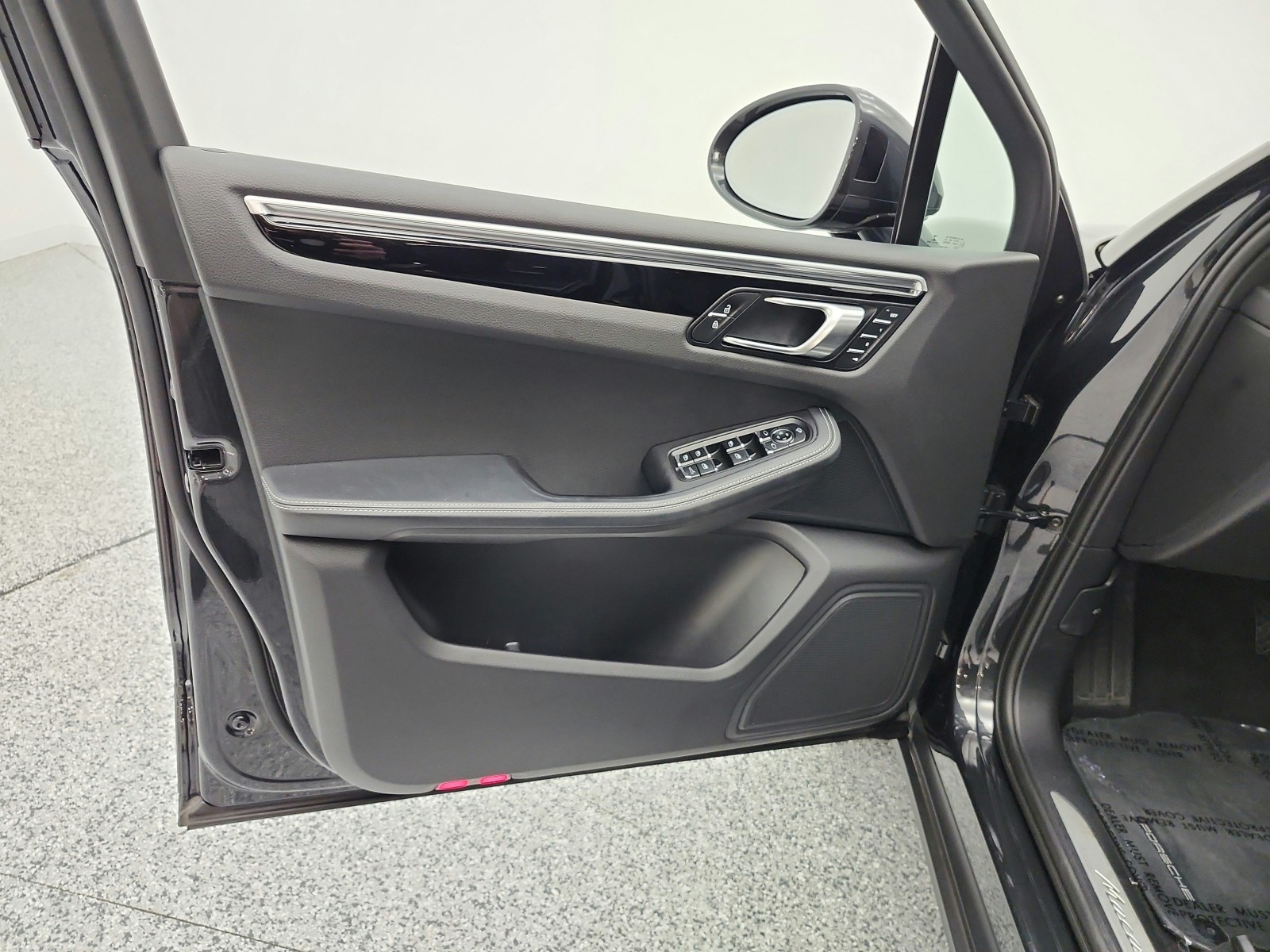 Used 2023 Volcano Grey Metallic Porsche S AWD image 15