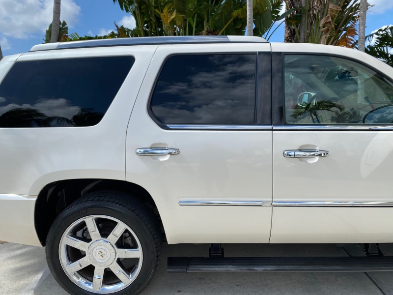 2010 Cadillac Escalade SUNROOF NAV Premium LOW MILES 66,933 in ,