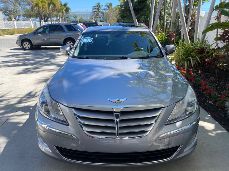 2012 Hyundai Genesis 3.8L SUNROOF PREM PKG in , 
