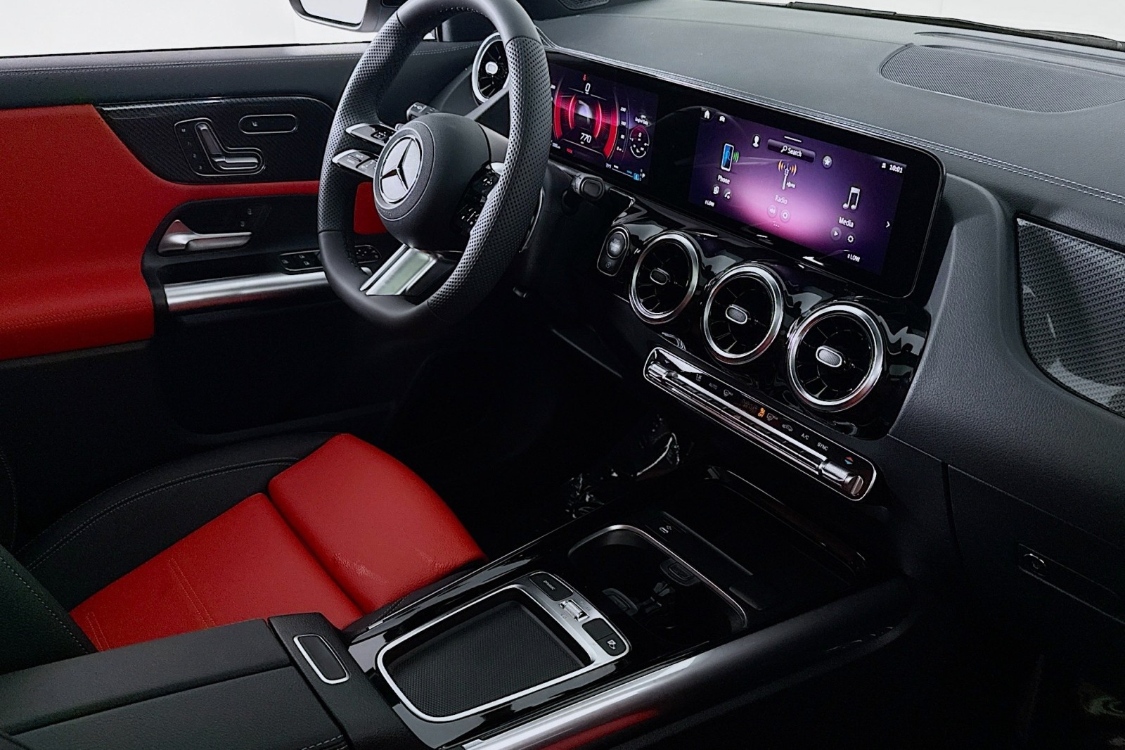 New 2026 Polar White Mercedes-Benz GLA 250 SUV image 15