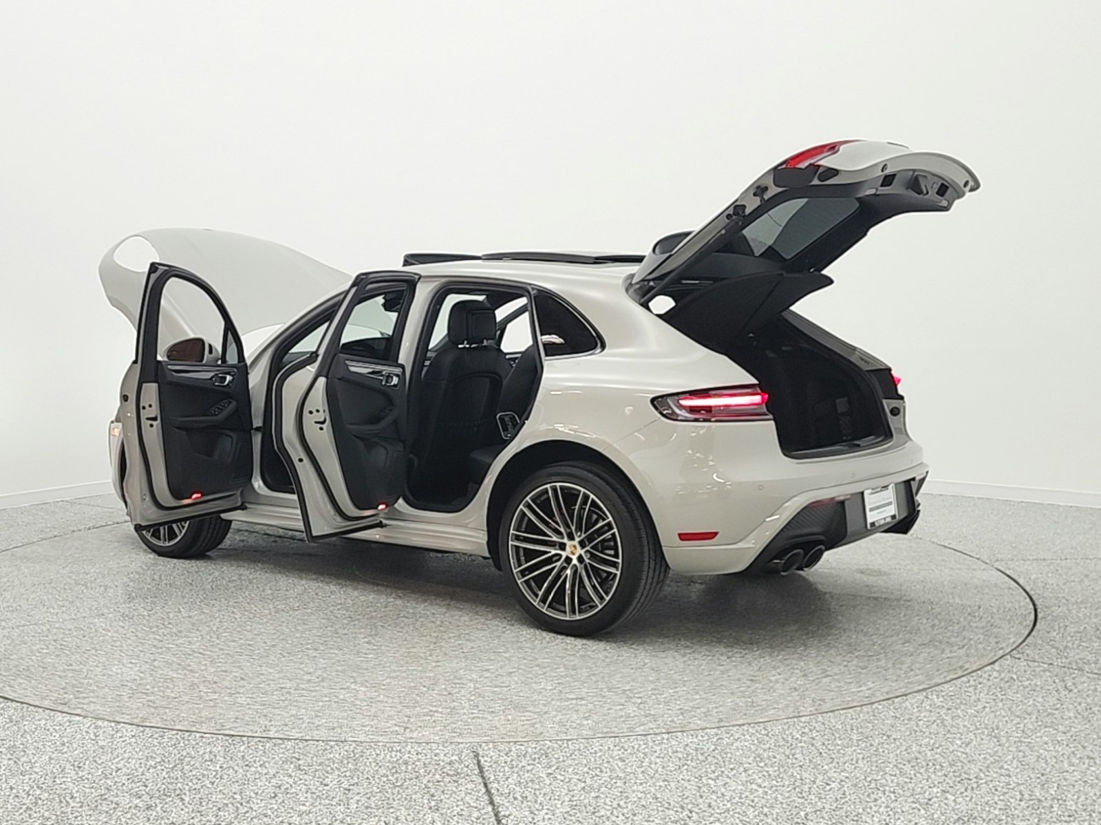 Used 2023 Chalk Porsche S AWD image 20