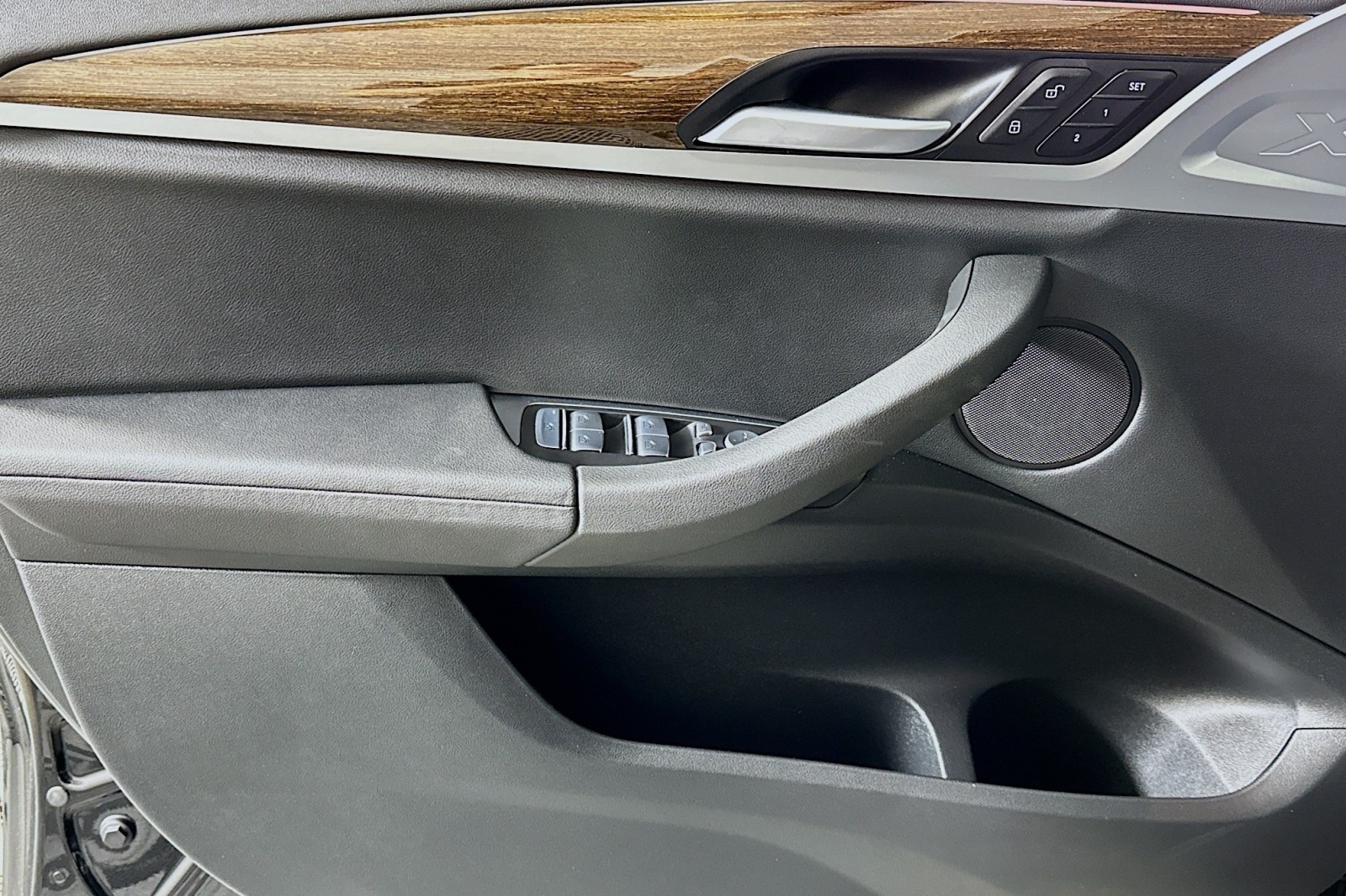 Used 2024 Jet Black BMW sDrive30i image 21