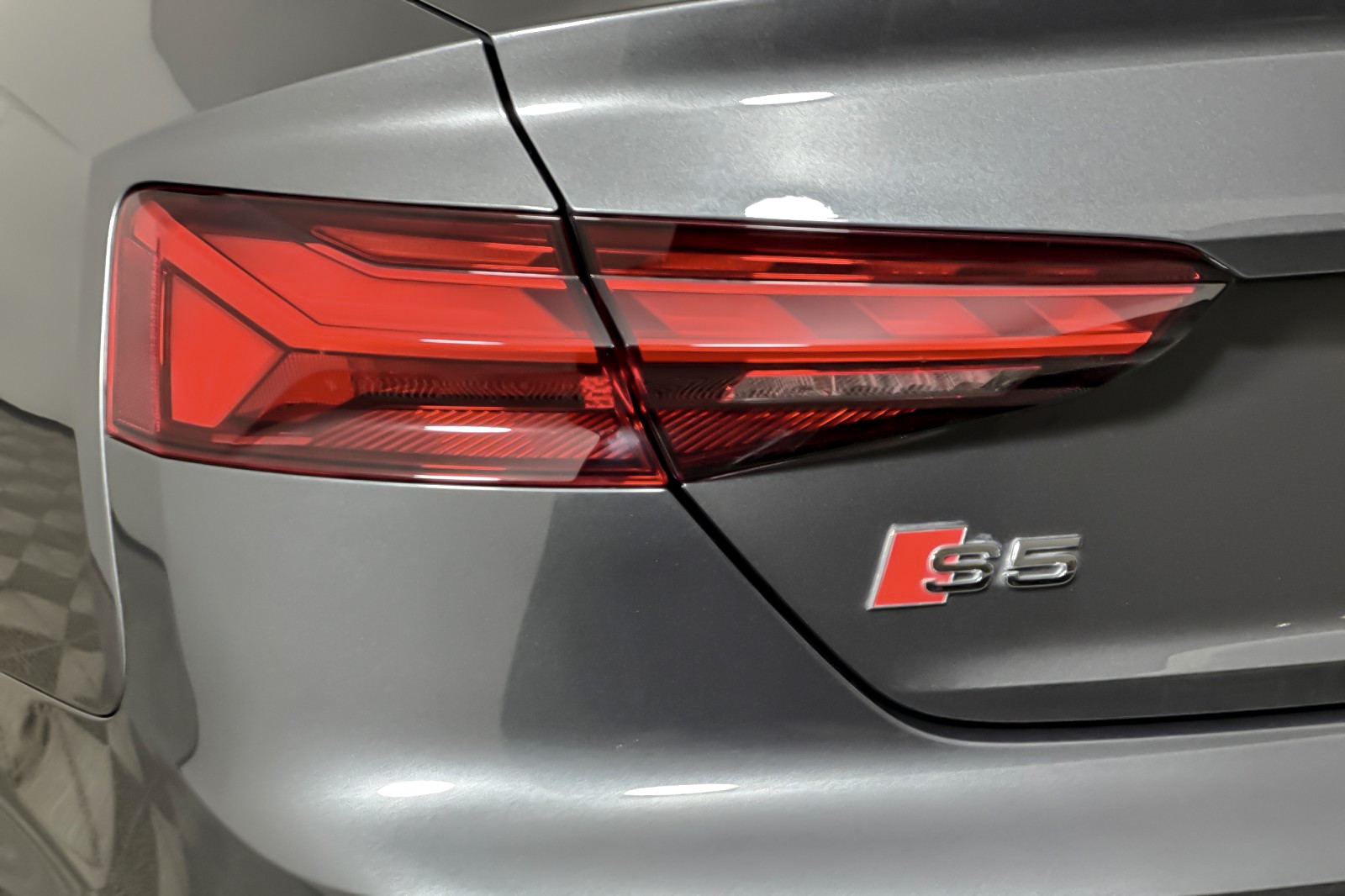 Used 2022 Daytona Gray Pearl Effect/Black Roof Audi Prestige 3.0 TFSI quattro image 22