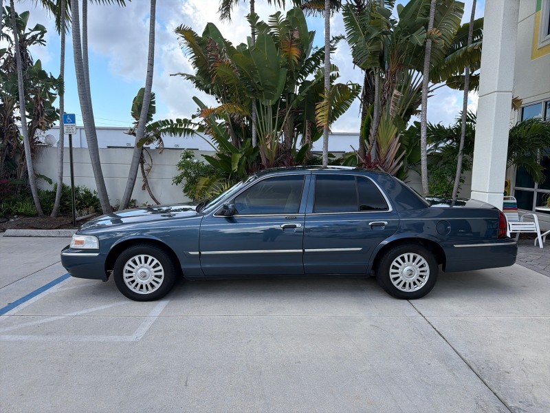 2007 Mercury Grand Marquis LS LOW MILES 52,599 1 OWNER in ,