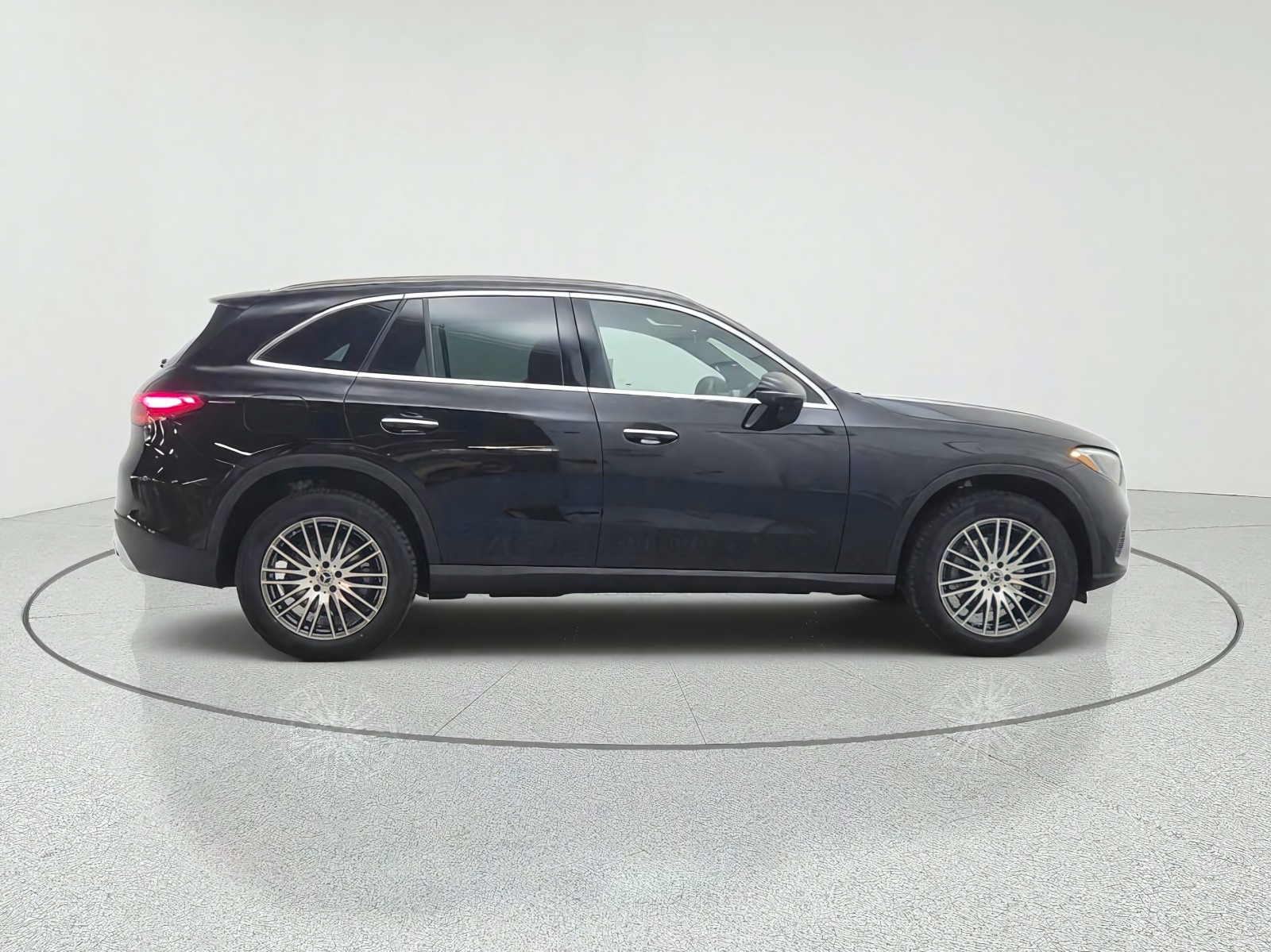 New 2027 Black Mercedes-Benz GLC 300 SUV image 4
